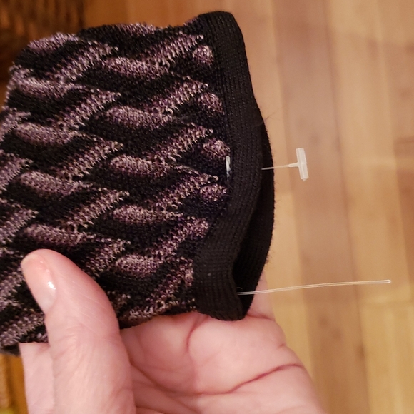 Multi color light weight sweater - Picture 3 of 12